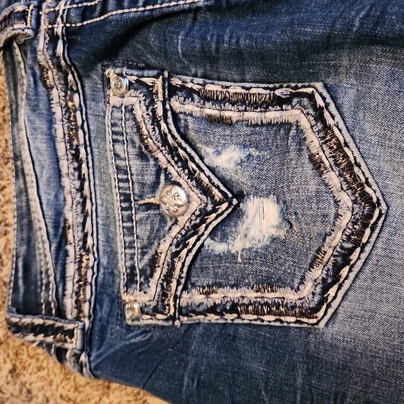 Miss Me Mid-Rise Easy Crop - Picture 10 of 12